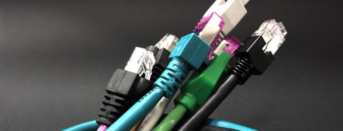 pc og internetforbindelse uden kabelspaghetti