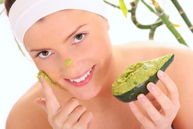 fugtgivende ansigtsmaske til tør hud med avocado